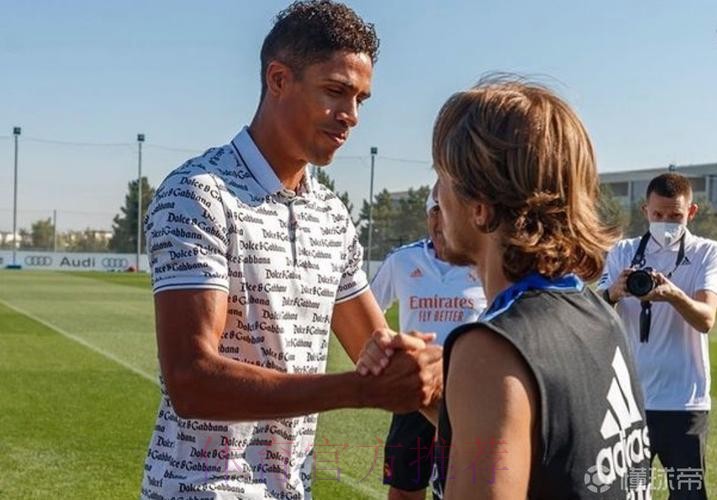 全市场:魔笛可能加盟科莫 瓦拉内能帮忙牵线搭桥